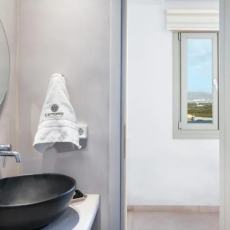Lemonia Bridal With Jacuzzi Appartement